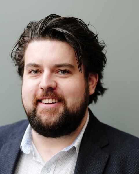 Ruaidhrí Jackson, vedoucí výzkumného týmu: „Pomocí celogenomového transkriptomického a translatomického sekvenování během zánětu jsme identifikovali škálu transkriptů s translační dynamikou a kódováním nových proteinů...“  Kredit: Harvard Medical Sch