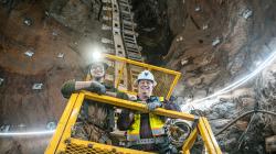 Snímek z podzemí v průběhu výkopových prací pro zařízení experimentu DUNE v SURF, tedy Sanford Underground Research Facility v Jižní Dakotě.  Kredit: Fermilab