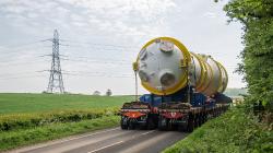 Doprava parogenerátoru na staveniště prvního bloku Hinkley Point C (EDF).