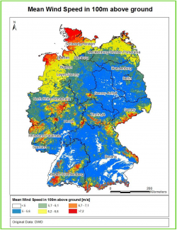 Průměrná rychlost větru v Německu. Je vidět zásadní rozdíl mezi severem a jihem.