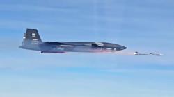 Kızılelma v akci se střelou Gökdoğan. Kredit: Turkish Defence Industry screencap. Kızılelma v akci se střelou Gökdoğan. Kredit: Turkish Defence Industry screencap.