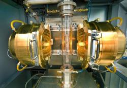 Zařízení IR Image Furnace na výrobu supravodivých i jiných materiálů od Quantum Design. Kredit: CC0 Public Domain.
