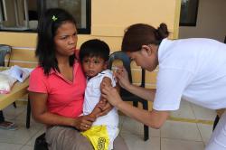 Očkování proti spalničkám na Filipínách. Kredit: DFID - UK Department for International Development.
