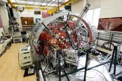 Mini Slunce „Big Red Ball“. Kredit: Jeff Miller / UW-Madison.