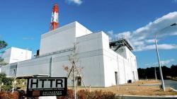 Do provozu se dostal i vysokoteplotní plynem chlazený prototypový reaktor HTTR (zdroj JAEA).