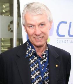 Sir Richard J. Roberts (2007). Kredit: paloma.cl / Wikimedia Commons.