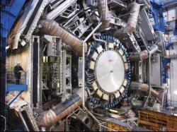Detektor ATLAS v CERNu. Kredit: 2007–2026 CERN. Detektor ATLAS v CERNu. Kredit: 2007–2026 CERN.