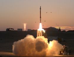 Test systému David's Sling v prosinci 2015. Kredit: US Missile Defense Agency, Wikimedia Commos.