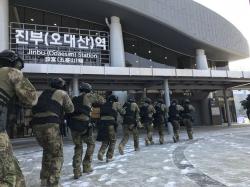 Cvičení protiteroristické jednotky před začátkem her. Kredit: Pyeongchang Olympics anti-Terrorism and Safety Headquarters.