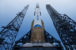 New Glenn na rampě. Kredit: Blue Origin. New Glenn na rampě. Kredit: Blue Origin.
