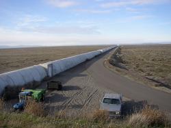 Část interferometru LIGO v Hanfordu. Kredit: LIGO.