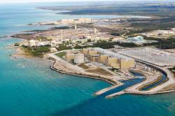 Elektrárna Bruce v Kanadě využívá reaktory moderované těžkou vodou typu CANDU (zdroj Canadian Nuclear Association)
