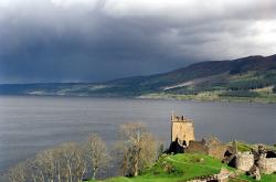 Výzkum na Loch Ness slibuje skvělý výlet. Kredit: Sam Fentress / Wikimedia Commons.