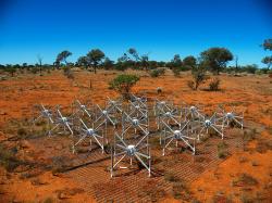 Část zařízení Murchison Widefield Array. Kredit: Natasha Hurley-Walker / Wikimedia Commons.