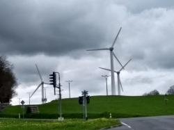 Větrné turbíny asi nebudou tím zdrojem, který vyřeší české energetické potřeby (foto Vladimír Wagner).