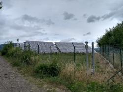 Hlavní boom výstavby fotovoltaických elektráren u nás proběhl v roce 2010. Fotovoltaická elektrárna v Krušných horách (zdroj Vladimír Wagner).