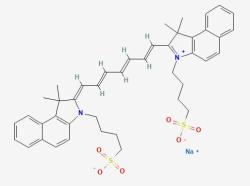 Struktura molekuly indocyaninové zeleně. Toto fluorescenční barvivo pohlcuje i vyzařuje v oblasti blízkého infračerveného záření (excitace λ = 600 až 900 nm, emise λ = 750 až 950 nm). Kredit: National Center for Biotechnology Information  PubChem