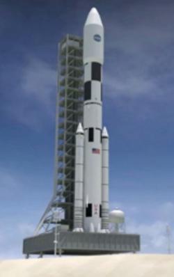 Raketa SLS ve finální konfiguraci. Zdroj: https://media.al.com/