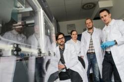 Tým Masarik Cancer Research Lab z Lékařské fakulty Masarykovy univerzity. Zleva: Jaromír Gumulec, Martina Raudenská, Michal Masařík a Jan Balvan.