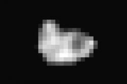 Měsíc Hydra s rozlišením 3 km/pixel. Zdroj: http://www.nasa.gov/