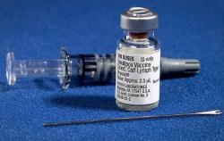 Souprava k očkování proti tak trochu jiným neštovicím. Kredit: CDC.