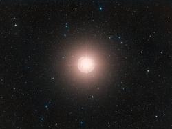 Betelgeuse v zářivějších časech (2010). Kredit: ESO/Digitized Sky Survey 2. / Davide De Martin.