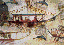 Detail z malby námořní slavnosti v Západním domě na Trojúhelníkovém náměstí v Akrotiri. Národní archeologické muzeum v Athénách. Kredit: library.thinkquest.org/04oct/01181/images/flotila.GIF via Wikimedia Commons.