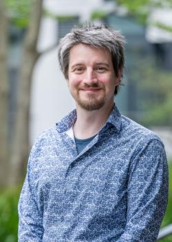 Benjamin M. Peter - populační a evoluční genetik, vedoucí výzkumné skupiny v Max-Planckově institutu pro evoluční antropologii v Lipsku. (Kredit: U Rochester)