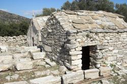 Zoodochos Pigi, kostelíky celé z kamenů. U Pyrgos Chimarou na Naxu. Kredit: Zde, Wikimedia Commons. Licence CC 3.0.