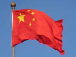Národní vlajka Čínské lidové republiky, říká se jí „pětihvězdičková. Kredit: Daderot, veřejné dílo.