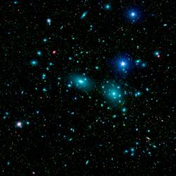 Centrální oblast Kupy ve Vlasech Bereniky. Kredit: NASA / JPL-Caltech / L. Jenkins (GSFC).