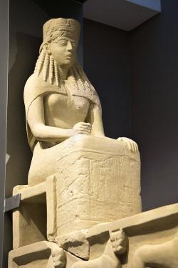 Detail sochy v daidalském stylu z tohoto překladu, 650 až 600 před n. l. Archeologické muzeum v Irakliu (Herakleion), NM 231. Kredit: Zde, Wikimedia Commons. Licence CC 4.0.