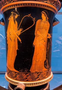 Lyrický básník Alkaios a básnířka Sapfó. Athénský kratér, kolem roku 490 před n. l. Brygos Painter. München, Staatliche Antikensammlungen 2416. Kredit: ArchaiOptix, Wikimedia Commons. Licence CC 1.0. Lyrický básník Alkaios a básnířka Sapfó. Athénský kratér, kolem roku 490 před n. l. Brygos Painter. München, Staatliche Antikensammlungen 2416. Kredit: ArchaiOptix, Wikimedia Commons. Licence CC 1.0.