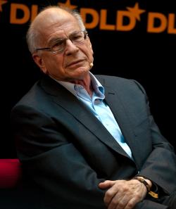 Daniel Kahneman - izraelsko-americký  psycholog, nositel Nobelovy ceny za ekonomii. Působil na katedře psychologie Princetonské univerzity. Kredit: nrkbeta  Wikipedia, CC BY-SA 2.0