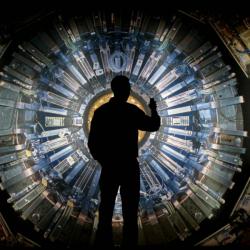 Fyzici pátrají po skrytém sektoru. Kredit: CERN.