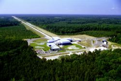 Detektor zařízení LIGO v Livingstonu (zdroj LIGO).