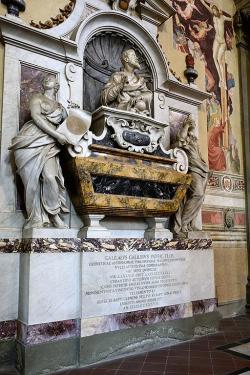 Galileova hrobka v kostele Santa Croce ve Florencii. Kredit: Zde, Wikimedia Commons. Licence CC 4.0.