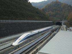 JR-Maglev (MLX01) v Japonsku. Kredit: