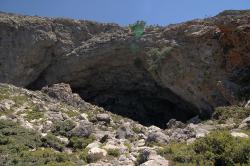 Vchod Kamarské jeskyně, 1710 m n. m. Kredit: Zde, Wikimedia Commons.