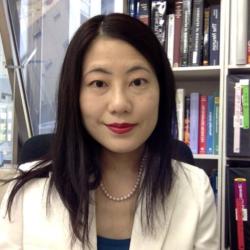 Kanae Ando, profesorka neurobiologie a vedoucí týmu, kterému se jako prvnímu na světě podařilo vyléčit jednu z nejčastějších příčin mitochondriální invalidity.   Kredit: Tokyo Metropolitan University