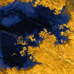Uhlovodíkové moře Titanu Ligeia Mare. Kredit: ESA/NASA Acknowledgement: T. Cornet, ESA.