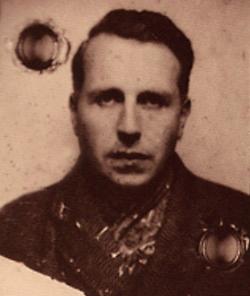 Georges Bataille roku 1940. Kredit: vpagnouf, Wikimedia Commons . Licence CC BY-SA 2.0.