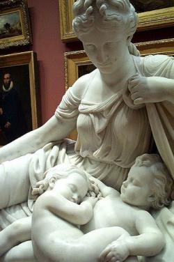 Létó a její děti. William Henry Rinehart, 1874. Metropolitan Museum of Art (New York), Acc. n. 05.12. Kredit: Lankmastaflex, Wikimedia Commons. Licence CC 4.0.