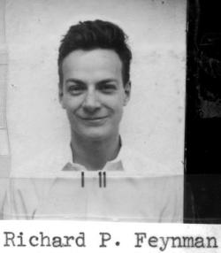 24letý Feynman  - identifikační nášivka z Los Alamos, kde pracoval na projektu Manhattan. Kredit: Wikipedia/US Army- Atomic Heritage.