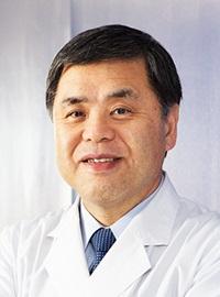 Šéf výzkumného týmu, profesor Hiroaki Shimokawa z Lékařské fakulty Univerzity v Tóhoku je kardiologem. LIPUS používá při léčbě poinfarktových stavů srdce a věří že pomůže i při léčbě poškozeného mozku.
Kredit: Tohoku University.