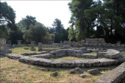 Búletérion (radnice) v Olympii, 6. až 4. století před n. l. Kredit: Matěj Baťha, Wikimedia Commons. Licence CC 2.5.