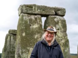 Phil Harding - vedoucí vykopávek vedoucích k objevu staršího „dřevěného Stonehenge“ u osady Bulford. Zdroj: Wessex Archeology.