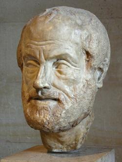 Portrait bust of Aristotle; an Imperial Roman (1st or 2nd century AD) copy of a lost bronze sculpture made by Lysippos. Louvre, Ma 80 bis, MR 329. Kredit: Eric Gaba, Wikimedia Commons. Licence CC 2.5.