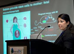 Sangeetha Vadakke-Madathil: „Plody dodávají matkám kmenové buňky (fetální mikrochimerismus)“. Kredit: PSDCFoundation, 2018.