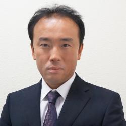 Mitinori Saitou, dnes již profesor na University of Koyto, vedoucí kolektivu, jemuž se podařilo z lidských somatických buněk vychovat oogonie. Kredit: Kyoto University.